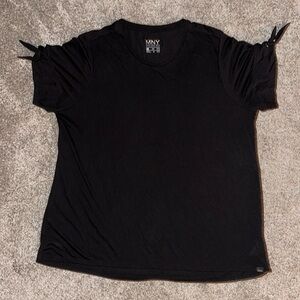 Women’s black top
